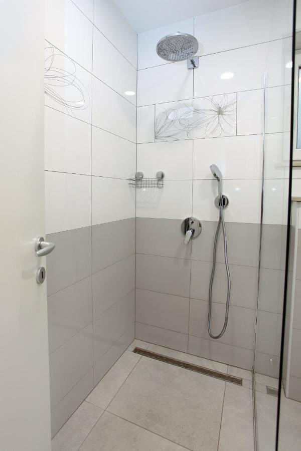 Sea View Apartments Portoroz Zm Luaran gambar